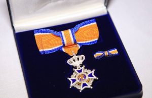 Vijf inwoners geëerd met lintje in Soest Vijf Soesters geëerd met lintje tijdens Lintjesregen