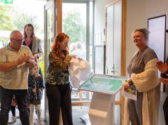 Digitale informatiezuil in De Basis wijst inwoners de weg