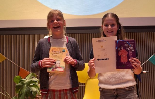 Anna Bons wint regionale ronde van de Nationale Voorleeswedstrijd