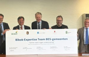 Eerste Bibob Expertise Team van start in regio Soest Vlnr: de heren Haverkamp (De Bilt), Geurts (Bunschoten), Röell (Baarn), van Benthem (Eemnes) en Metz (Soest)