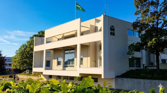 Gemeentehuis Soest verandert in politieke arena Gemeentehuis Soest verandert in politieke arena