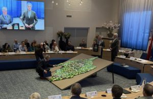 Creatief afscheid voor raadsleden in Soest Foto: Facebook Wilfert Verweij - Afscheidscadeau voor vertrekkende raadsleden Soest