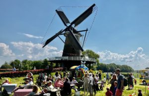 Feestelijke Molendag bij Korenmolen De Windhond Soest Foto: Jaap van den Broek - Feestelijke Molendag bij Korenmolen De Windhond Soest