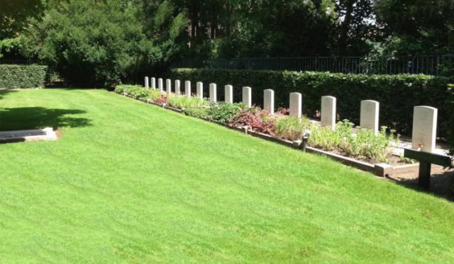 Foto: Facebook - Nieuwe gedenksteen voor ‘Polar Bears’ in Soest