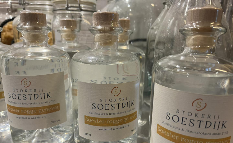 Jenever uit Soest wint goud bij World Drinks Awards