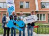 Nieuwe bewoners ontvangen sleutel Klaarwaterweg in Soest Foto: Van Wijnen - De heer en mevrouw Coorens, Jerry de Zwart en Robbert Jan van Rooijen (beiden Portaal).